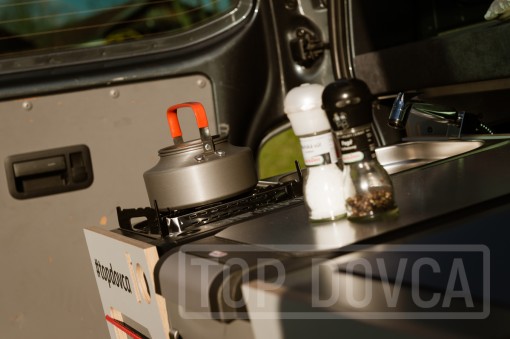 VW Transporter T5 s kempingovým VIVI boxem
