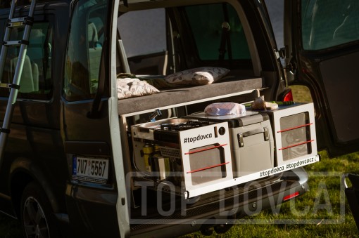 VW Transporter T5 s kempingovým VIVI boxem