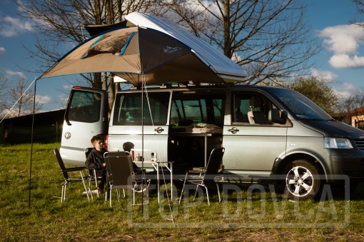 VW Transporter T5 s kempingovým VIVI boxem